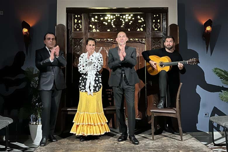 Espectáculo flamenco en la Sala Almoraima